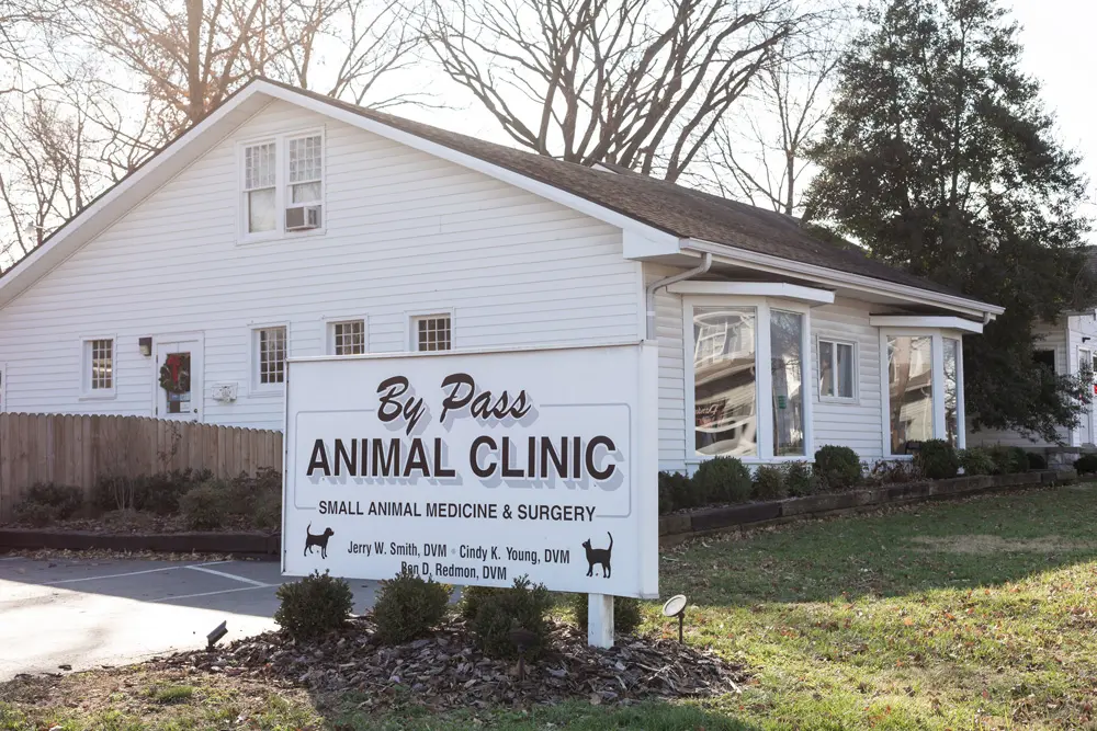 Exterior of By Pass Animal Clinic in Bowling Green, Kentucky
